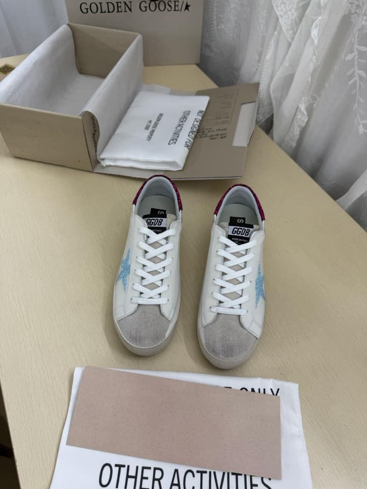 Golden Goose Super Star Leather Sneakers in Black Star Black Heel