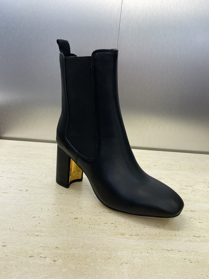 Dior D-Art Chunky Heel Chelsea Ankle Boots – 2025FW in Black Suede