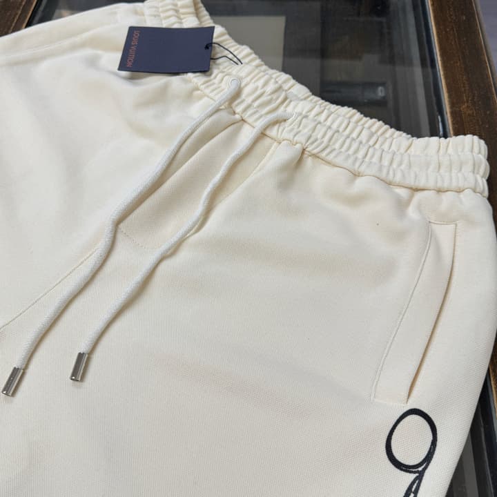 Louis Vuitton Casual Shorts – 2026 Collection in Beige