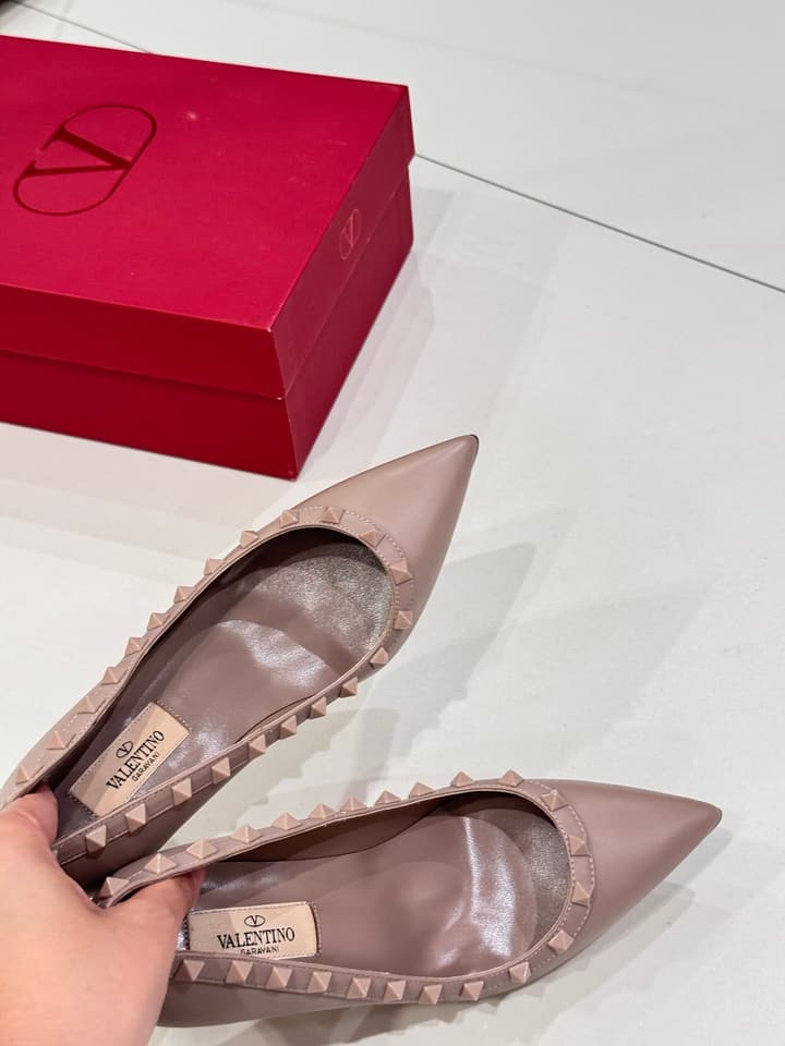 Valentino Classic High-Heel Pumps in Nude Pink Studded