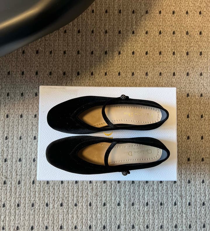 Dior Flat Mary Jane Shoes – 25SS in Black Patent Leather