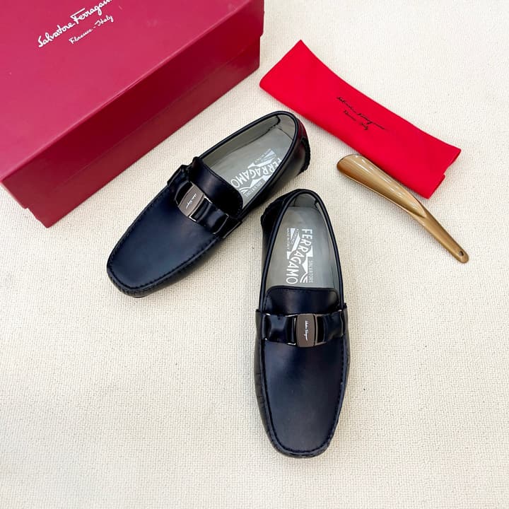Ferragamo Men's Driving Loafers in Black Grained Gancini