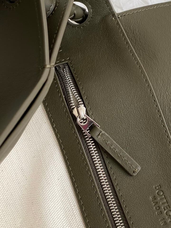 Bottega Veneta Andiamo Messenger Bag