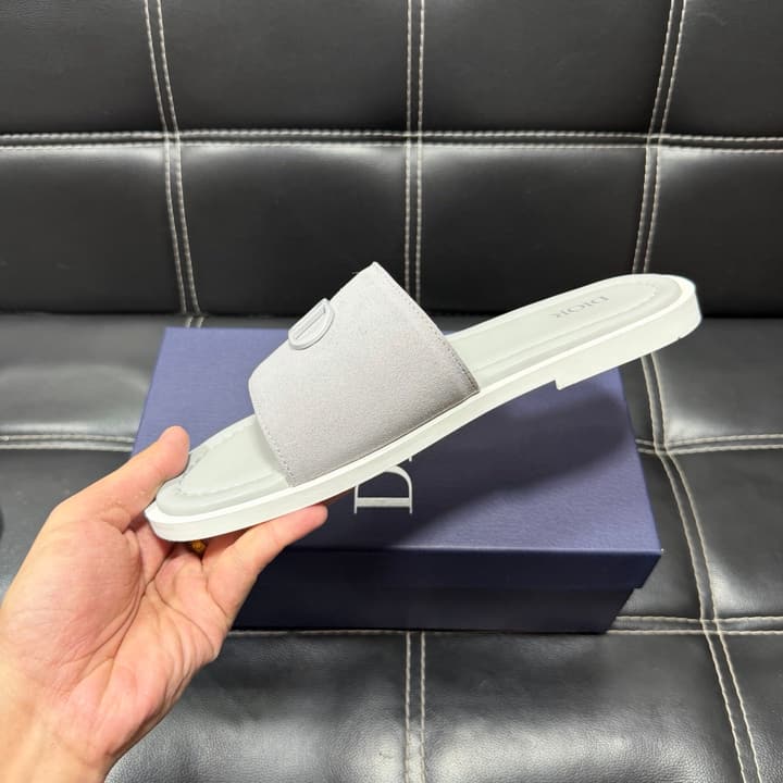 Dior Men's Pebbled Leather and Suede Slides – Spring/Summer Collection 2025 in Black Pebbled Leather Cross Strap