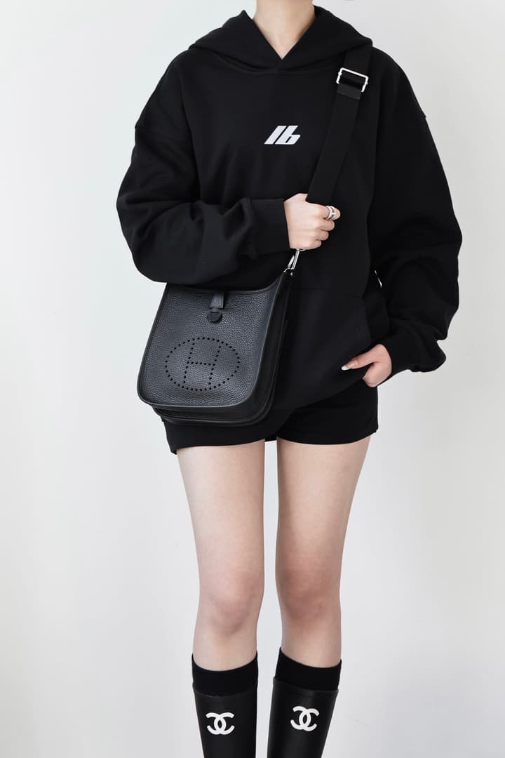 Hermès Evelyne 23 Shoulder Bag