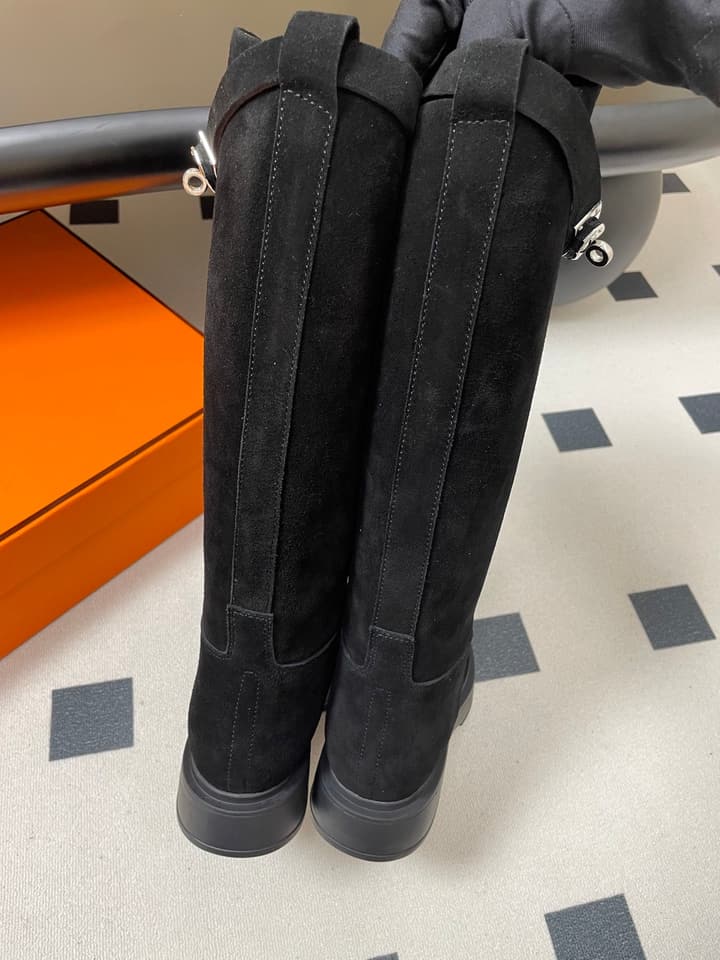 Hermès Jumping Kelly Buckle Knee-High Boots in Black Leather
