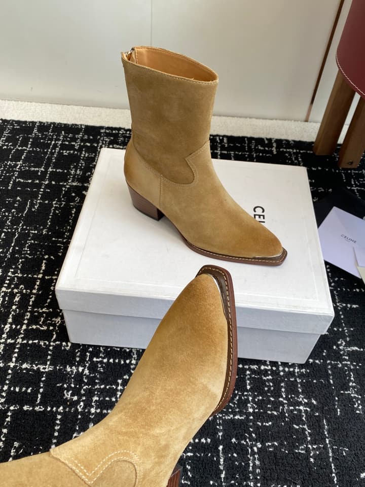 Celine Retro Chunky Chelsea Ankle Boots – 25SS in Classic Brown Suede