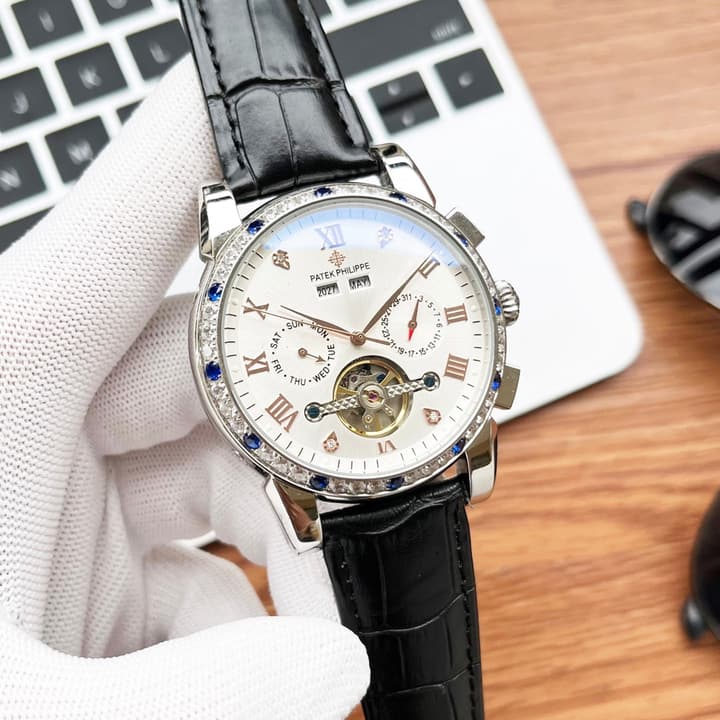 Patek Philippe Men's Automatic Watch in Gold