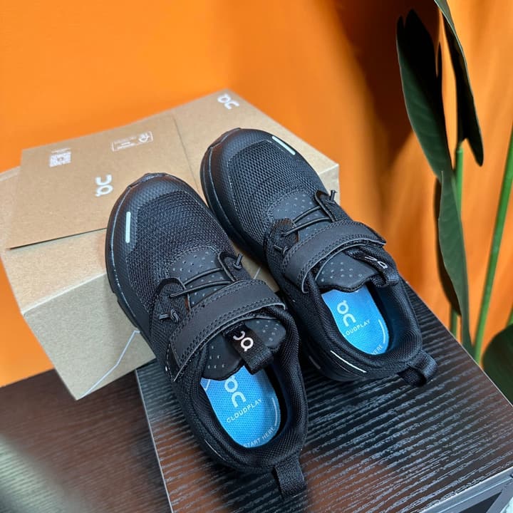 On Kids Running Sneakers – Kids Collection in Black
