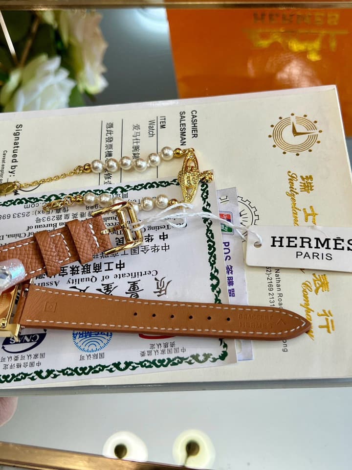 Hermès Square Watch Set
