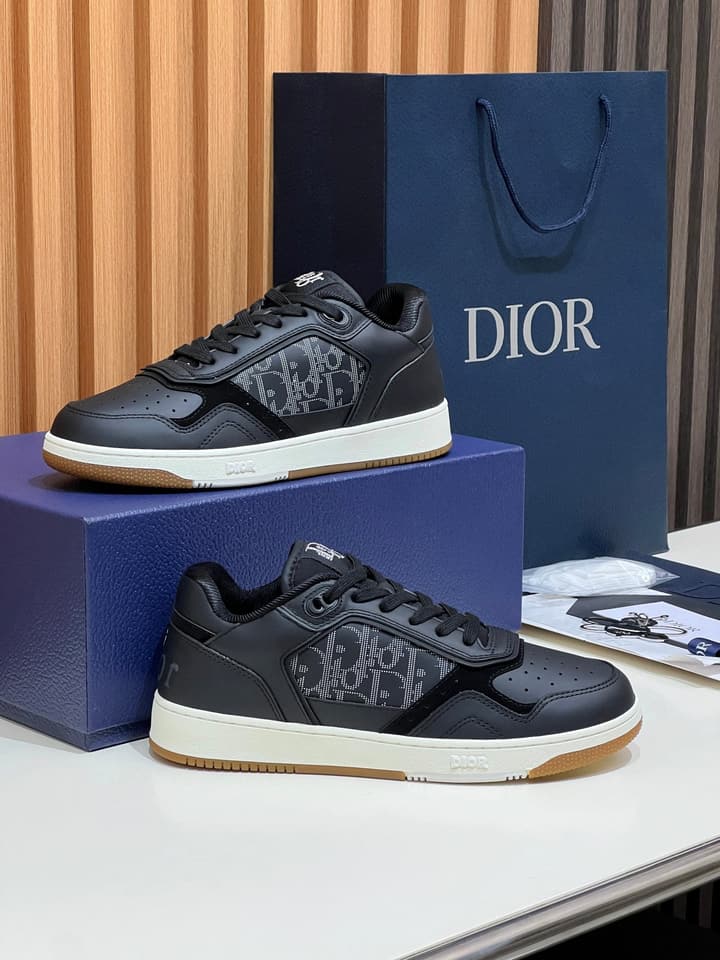 Dior B27 Couple's Sneakers – 2025 Collection in All Black With White Sole