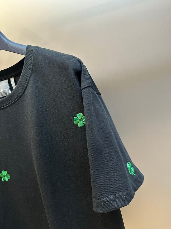 Dior Clover Embroidery Short-Sleeve T-Shirt in Black