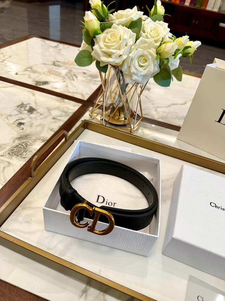 Dior Classic Leather Belt – 3.0cm in Black Leather With Gold Buckle