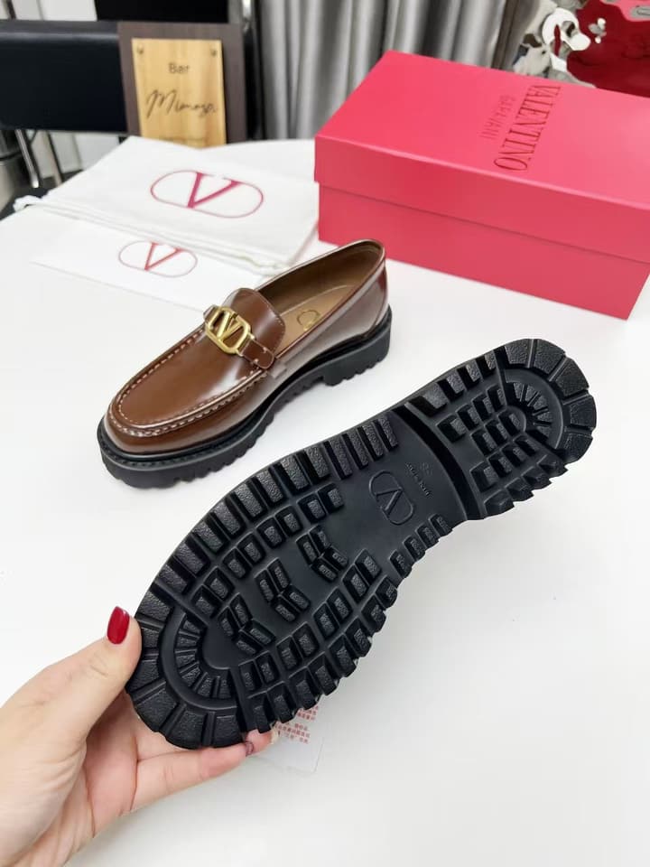 Valentino Logo Buckle Polished Leather Loafers – 2024 in Classic Black
