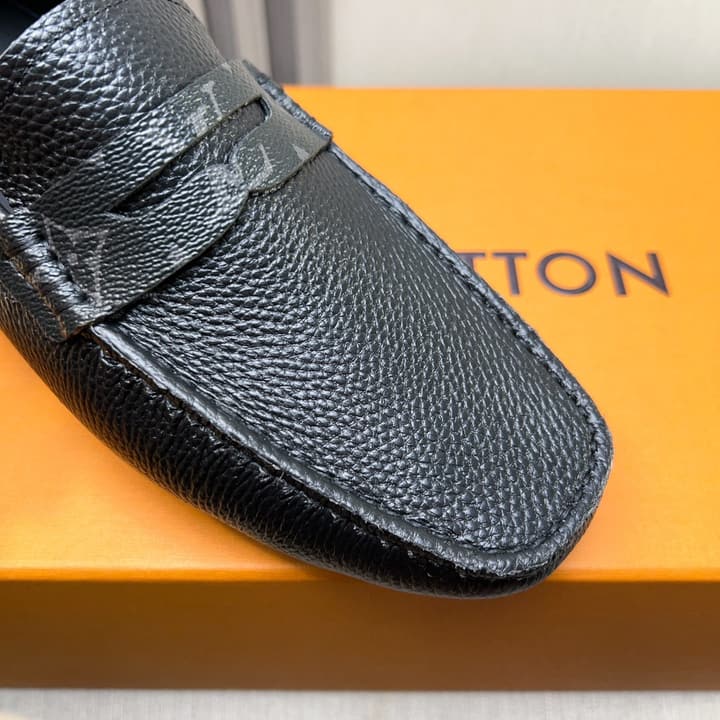 Louis Vuitton Pebbled Leather Driving Shoes in Black Textured Leather