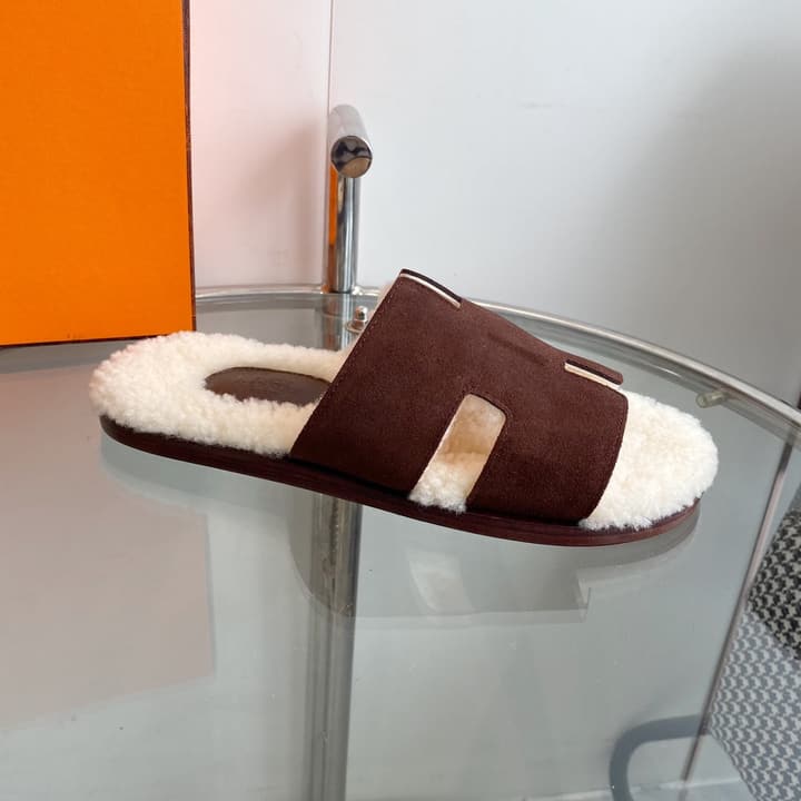 Hermès Izmir Classic H Wool Slippers in Black