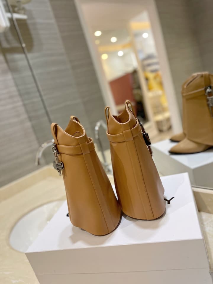 Givenchy Embroidered Lock Ankle Boots – 2023SS in Blush Leather