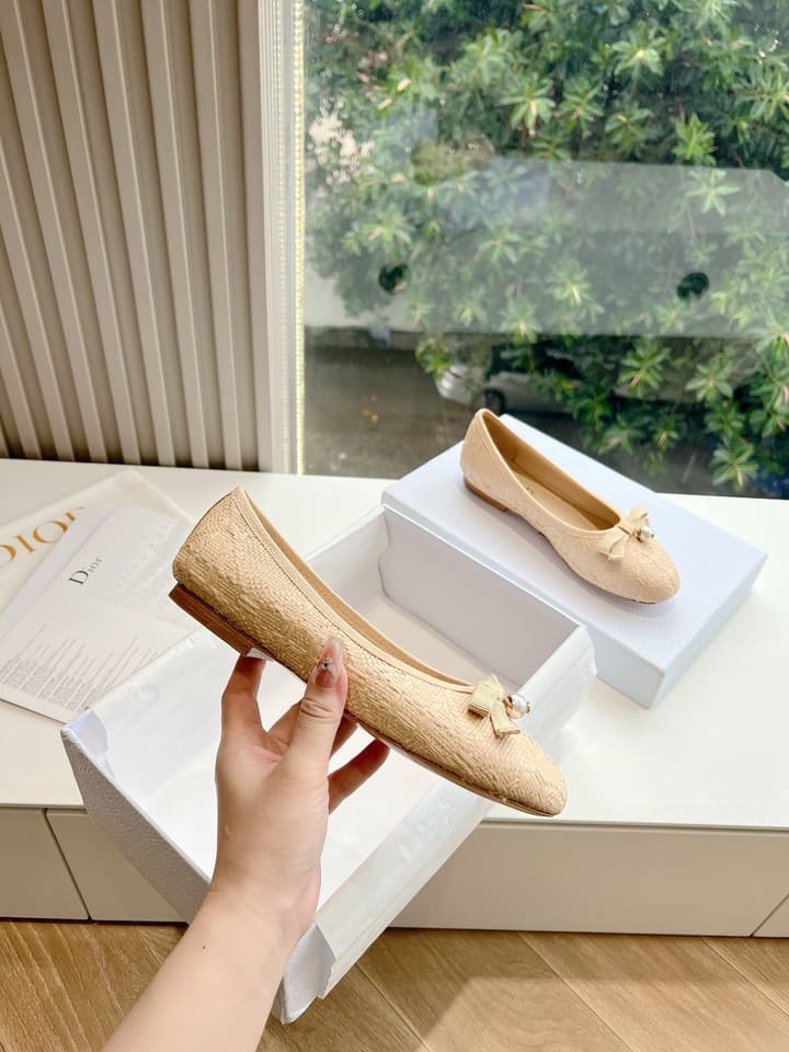 Dior Embroidered Leather Loafers – 2024 Spring Collection in Cream
