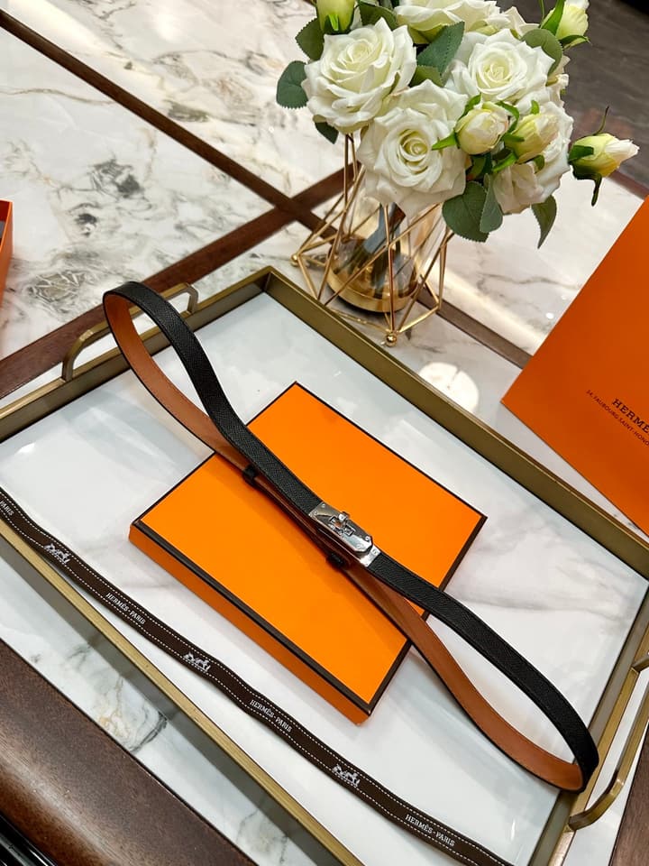 Hermès Slim Leather Belt – 2.0cm in Black With Silver Buckle