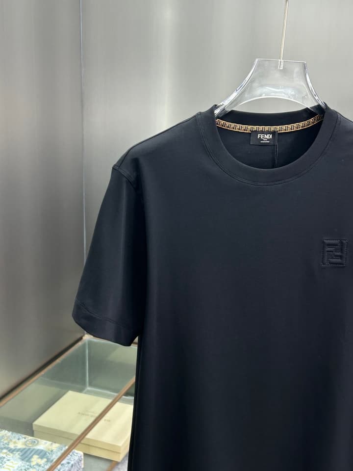 Fendi Logo and Graphic Cotton T-Shirt – 2026SS in Black Dog Graphic