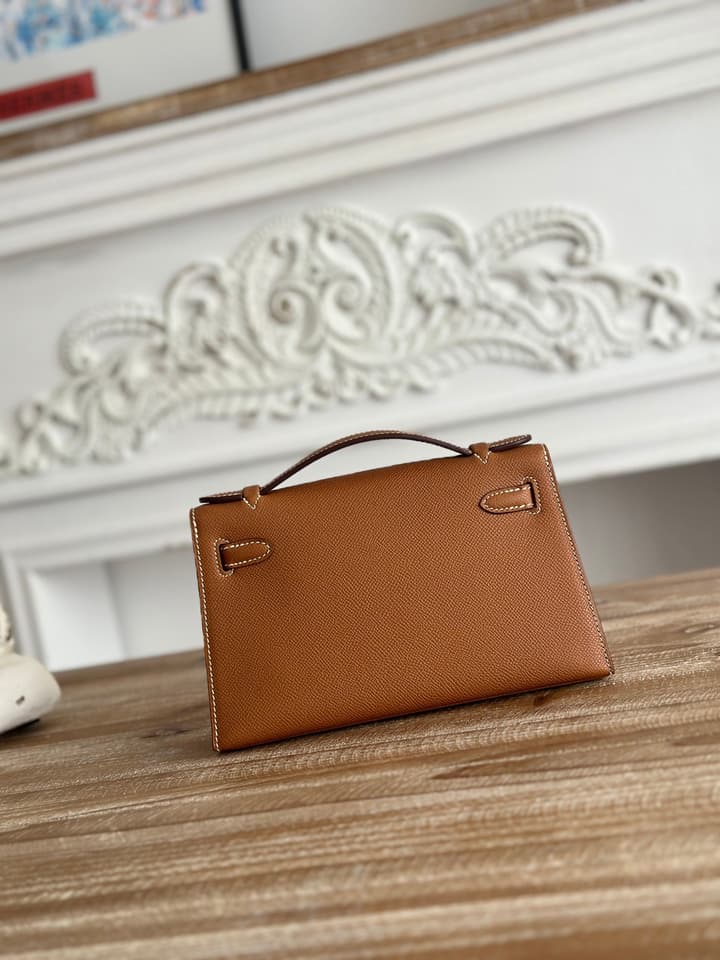 Hermès Kelly Mini Handbag in Black Gold Hardware