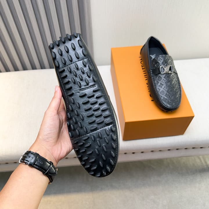 Louis Vuitton Pebbled Leather Driving Shoes in Black Textured Leather