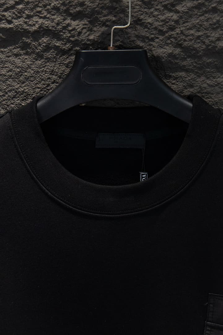 Prada Oversized Heavyweight Sweatshirt in Black Sweatshirt With Pocket Detail