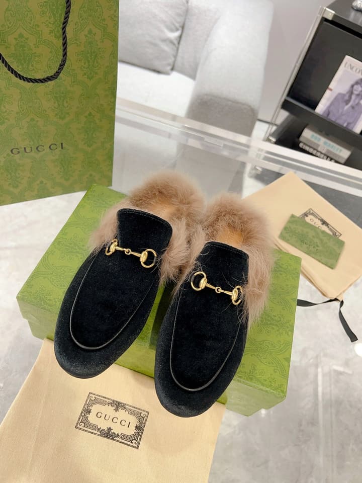 Gucci Toscana Sheepskin Loafers in Black Patent Embossed With Tan Shearling