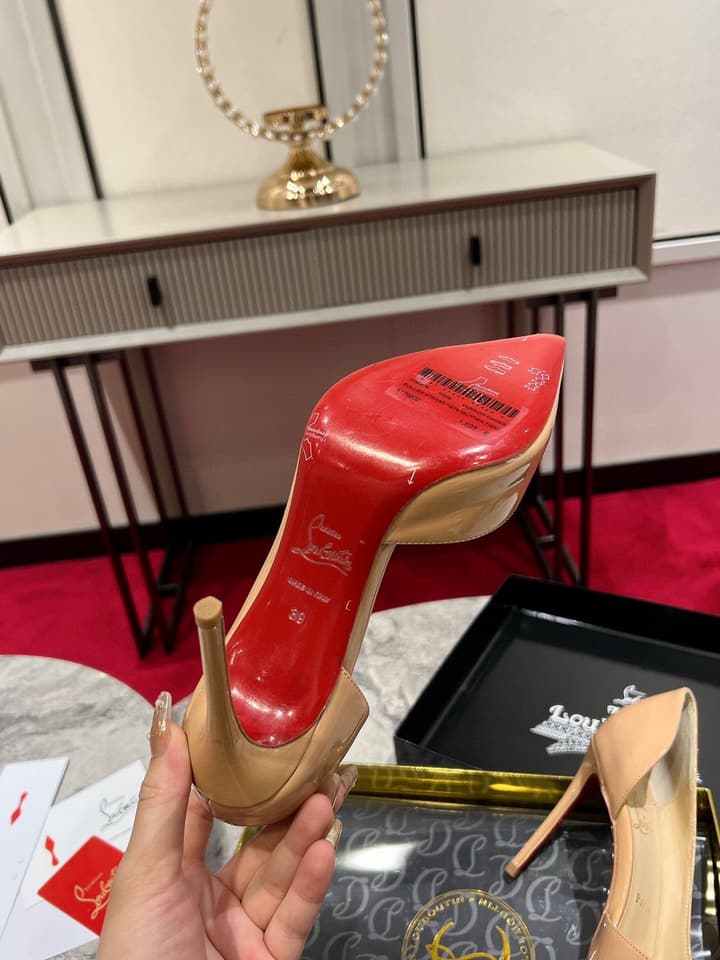 Christian Louboutin Classic Kate Side Cut-Out Pumps in Black Patent