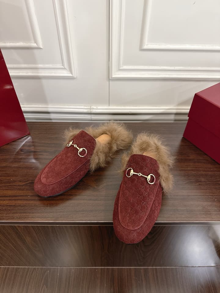 Gucci Tuscan Wool Loafers – Autumn/Winter Must-Have in Beige Gg Monogram With Tan Fur
