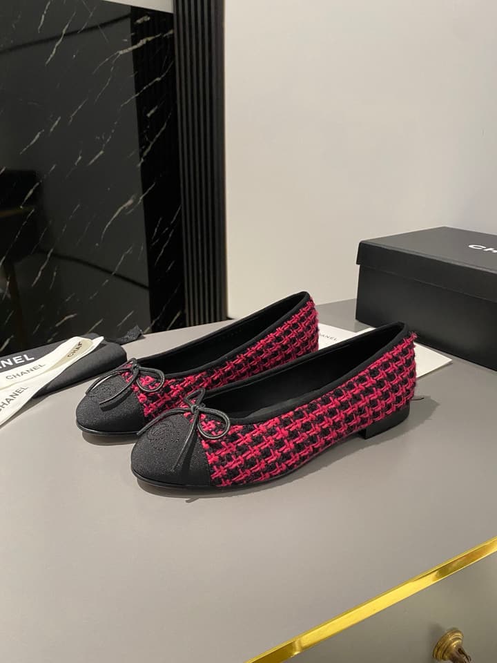 Chanel Classic Ballet Flats in Shiny Black
