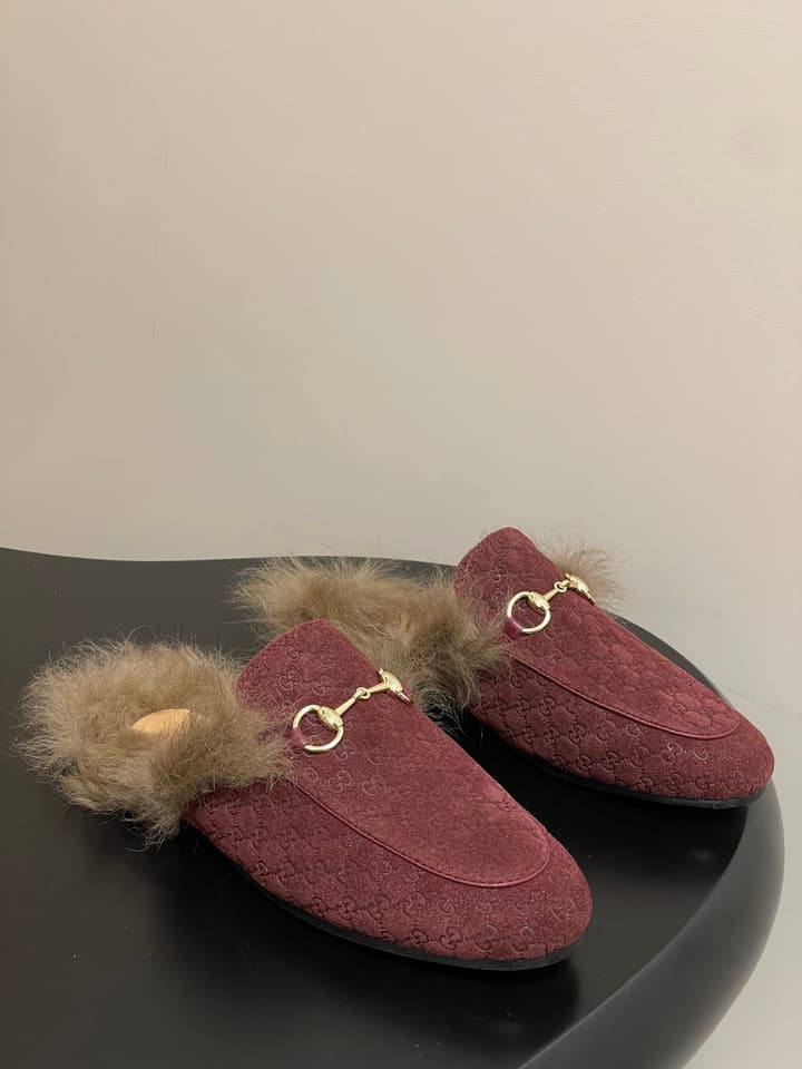 Gucci Princetown Classic Wool Mules – 2025 Fall Latest Edition in Black Croc Embossed Leather