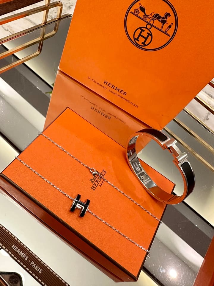 Hermès Oval Enamel 18K Gold Plated Jewelry Set