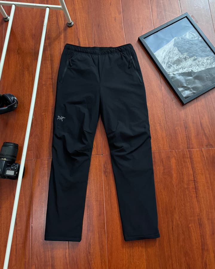 Arc'teryx TRAINING Series Windproof Down Trousers – Winter Collection in Black