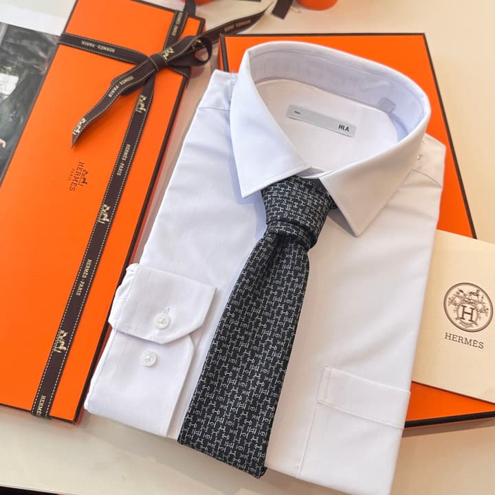 Hermès Men's H-Logo Silk Tie in Black
