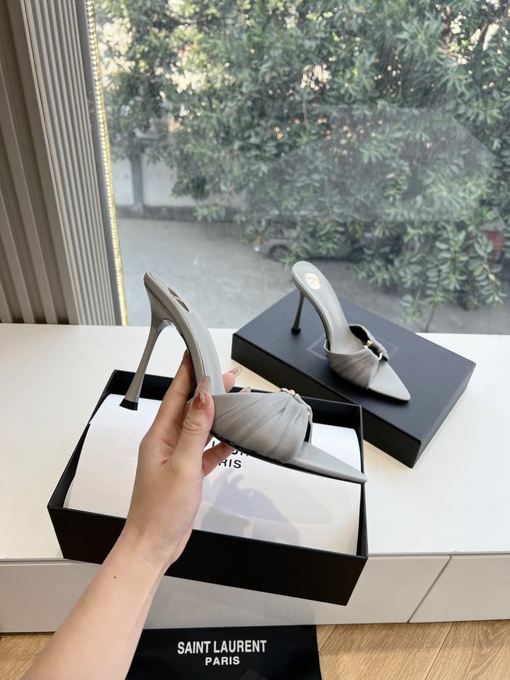 Saint Laurent Lee Metal Chain Pointed-Toe Pumps in Black Satin