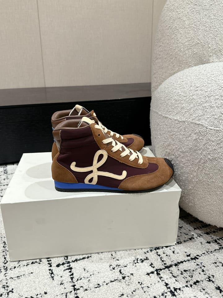 Loewe Flow Runner 2.0 Runway Sneakers – 25SS in All White With Gum Sole