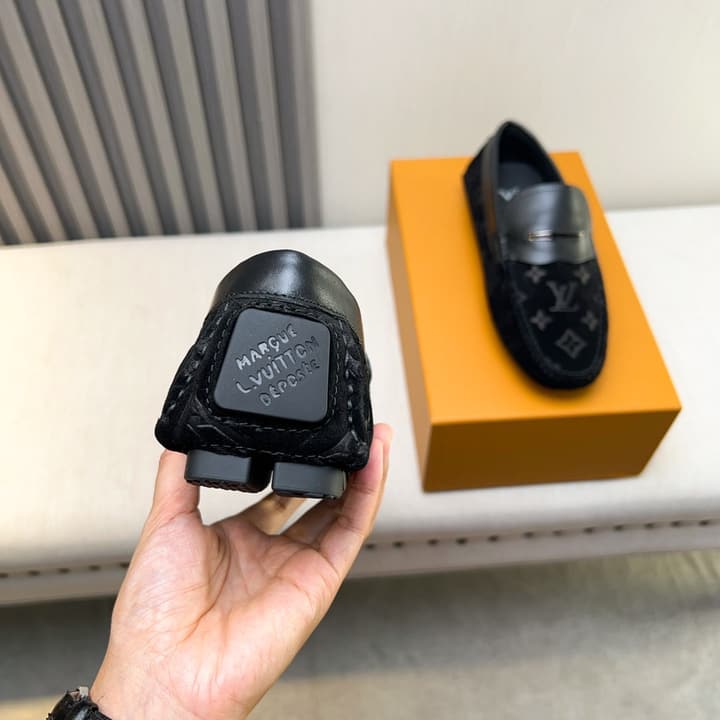 Louis Vuitton Pebbled Leather Driving Shoes in Black Textured Leather