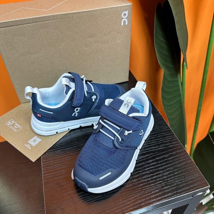 On Kids Running Sneakers – Kids Collection in Black