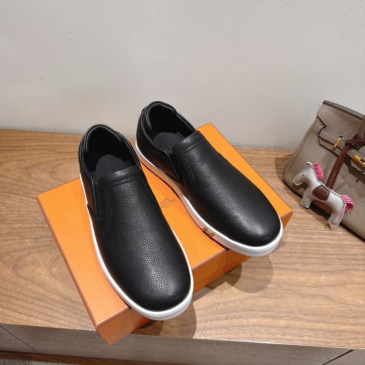 Hermès Classic Lightweight Couple's Slides – SS25 in Black Leather