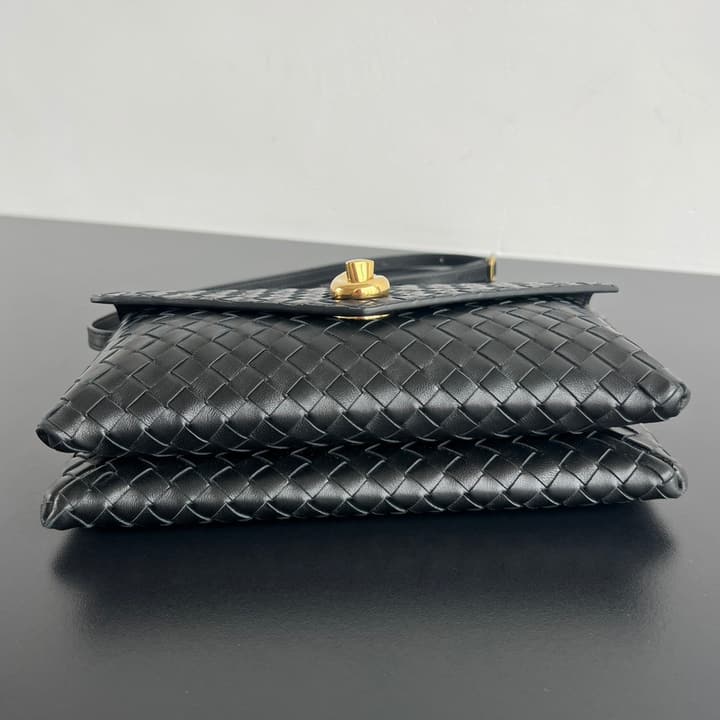 Bottega Veneta Knot Lock Crossbody Bag – 2025 Early Spring in Black Woven