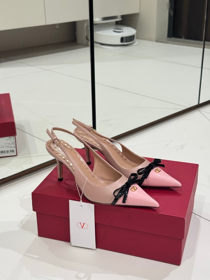 Valentino Bow-Detail High Heels in Black With White Bow