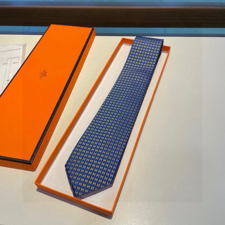 Hermès Men's H-Letter Silk Tie – New Collection in Burgundy