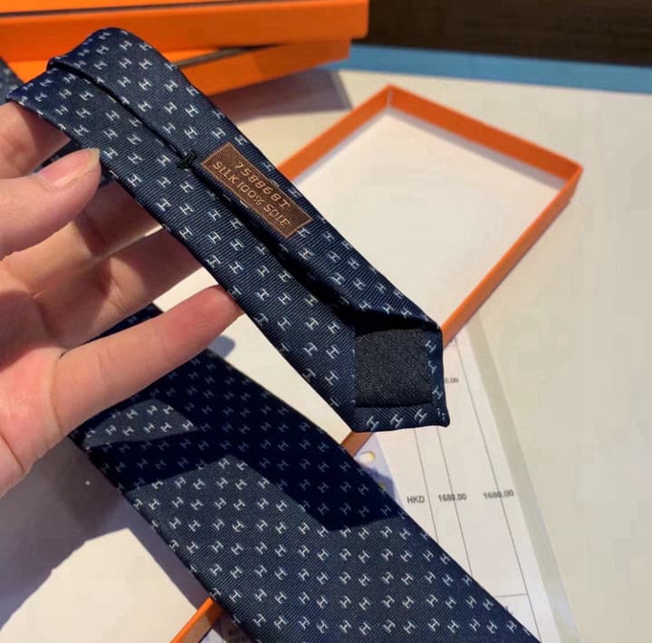 Hermès H-Letter Men's Silk Tie Series in Burgundy Microdot