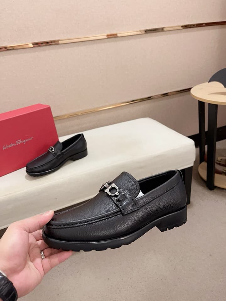 Ferragamo Driving Shoes in Shiny Black Leather