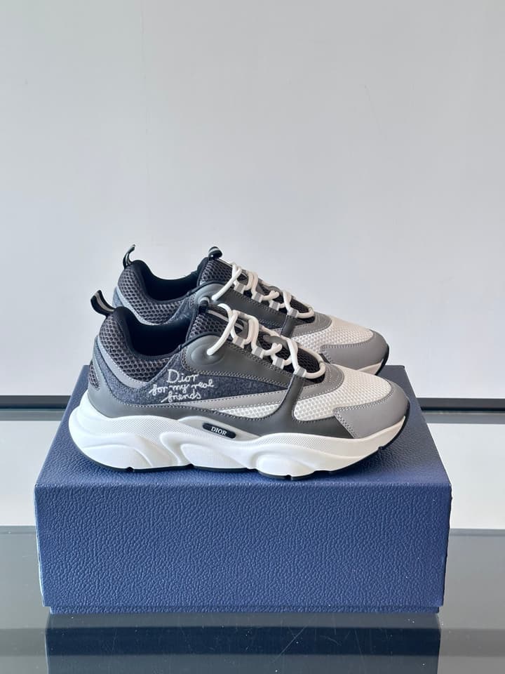 Dior B22 Retro Jogging Sneakers in Black And White Oblique