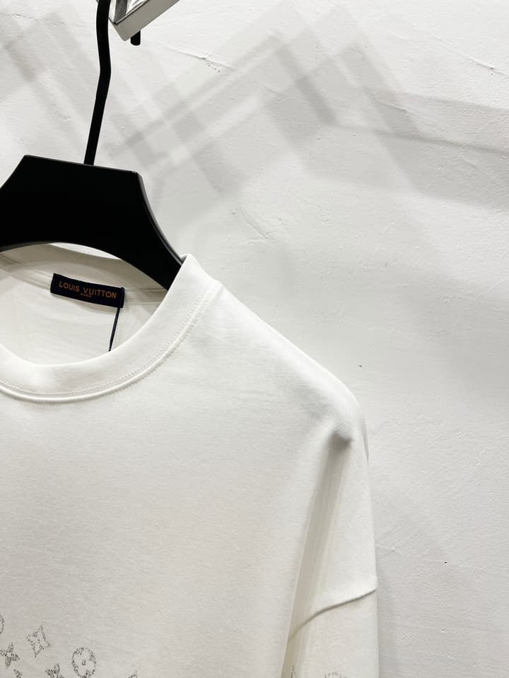 Louis Vuitton Gradient Monogram T-Shirt – 2025 Summer Collection in Black Bottom Gradient Monogram