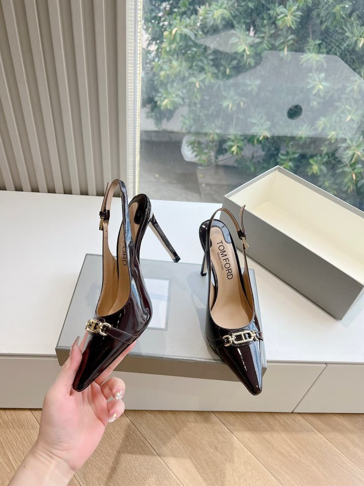 TOM FORD Pointed Toe High Heels – 2024 Autumn/Winter Collection in Crisp Black Patent