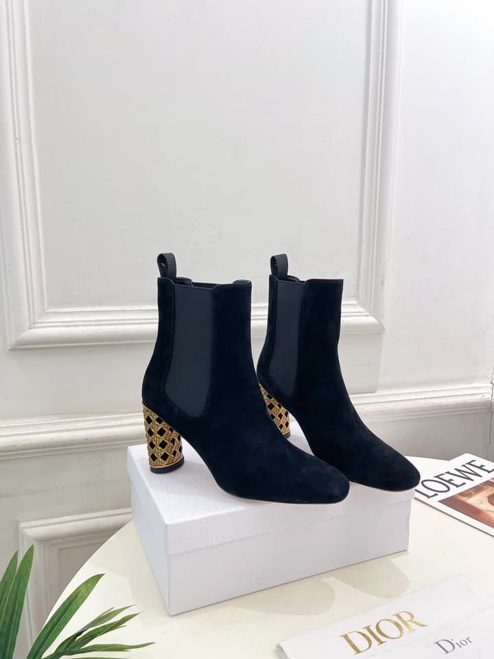 Dior Metallic Cannage Cylindrical Heel Chelsea Boots – 2024 in Black Suede With Gold Cannage Heel
