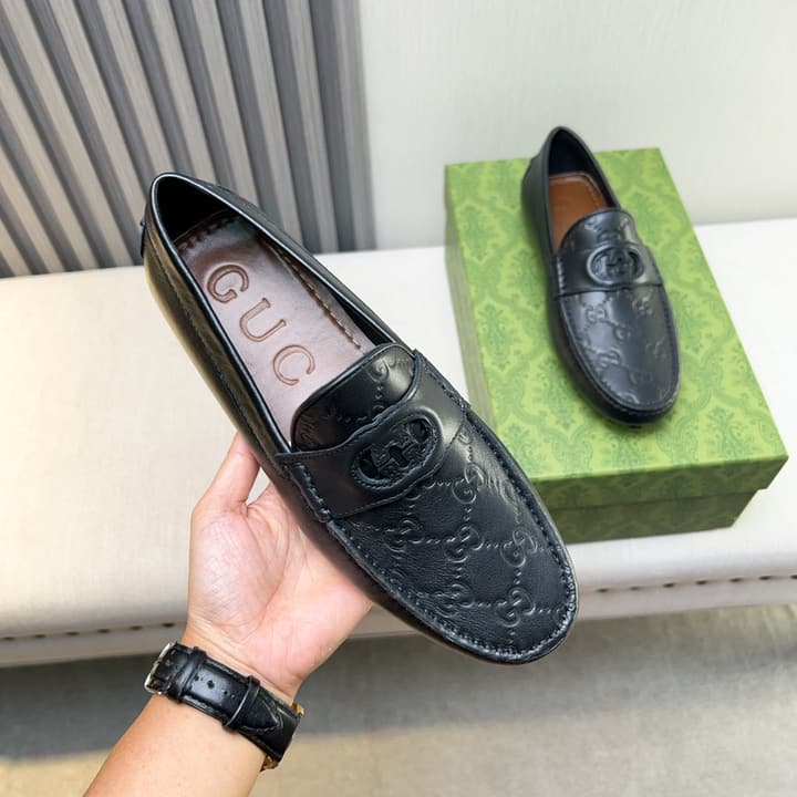 Gucci Premium Leather Loafers in Black Embossed Leather